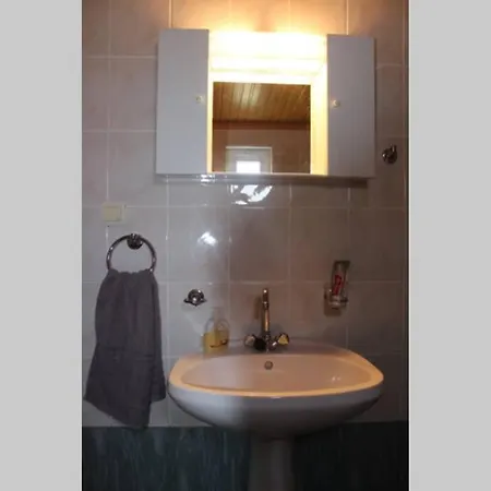 Apartment Carout House Ampelia
