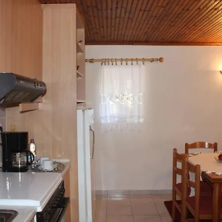 Apartment Carout House Ampelia